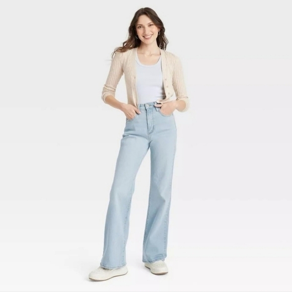 Universal Thread Denim - Universal Thread Womens High Rise Flare Light Wash Denim Cotton Jeans. Size 8